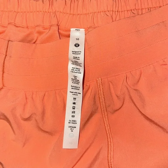 Lululemon Hotty Hot LR Short 2.5” Lined - Picture 5 of 5